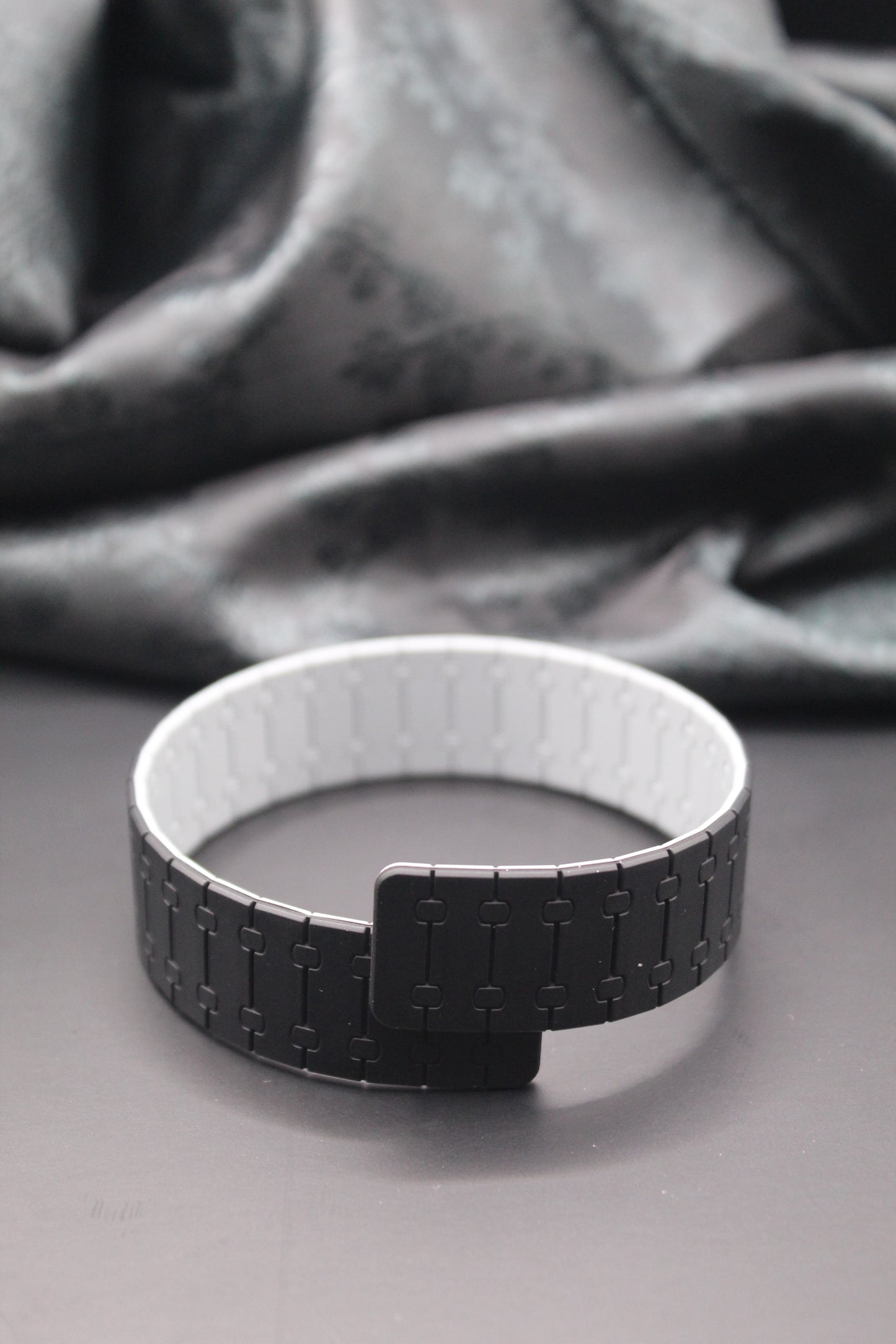 Personality Band | ⚫ The Disruptor (Dark Charcoal - Slate Gray)