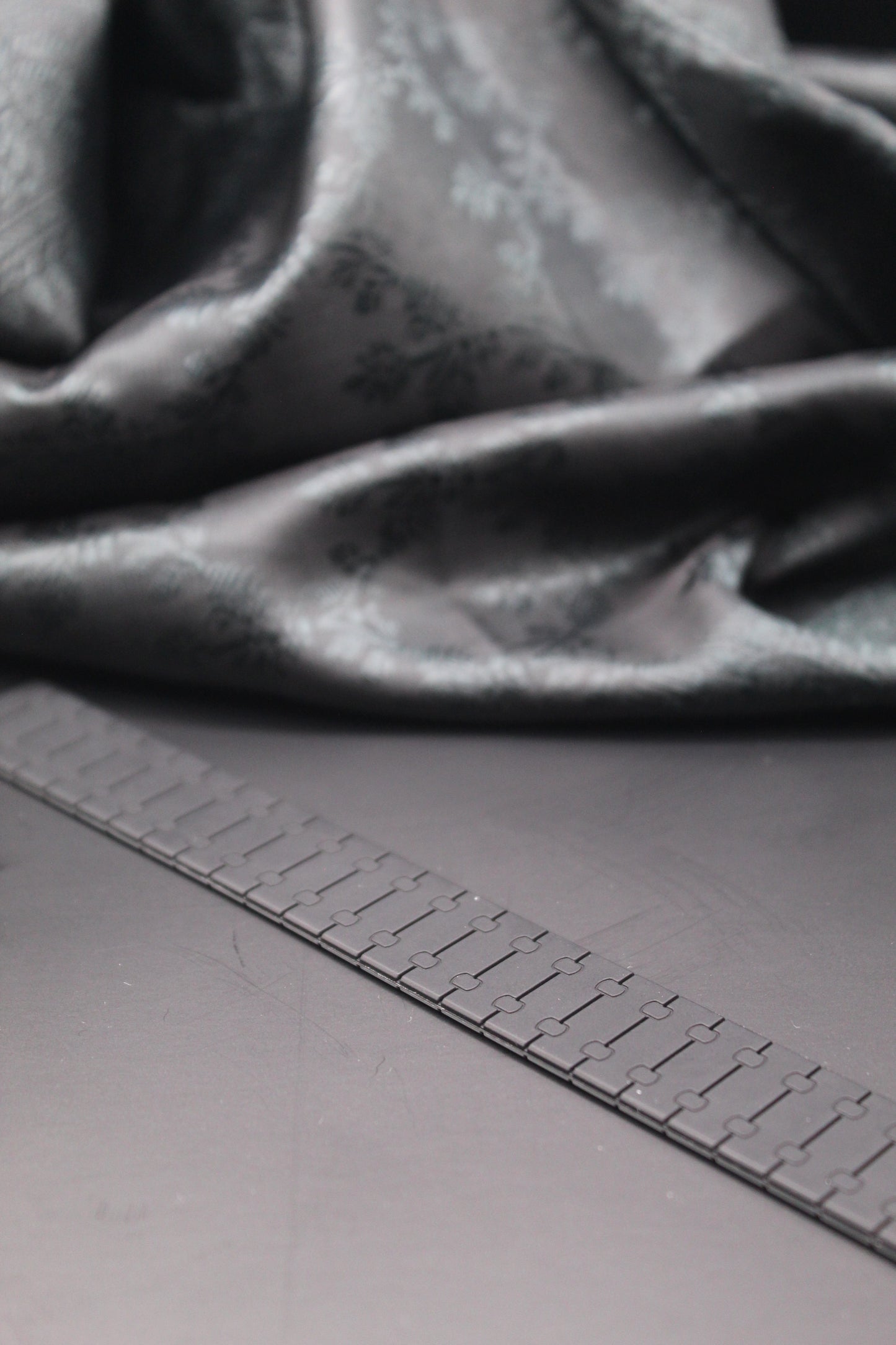 Personality Band | ⚫ The Disruptor (Dark Charcoal - Slate Gray)